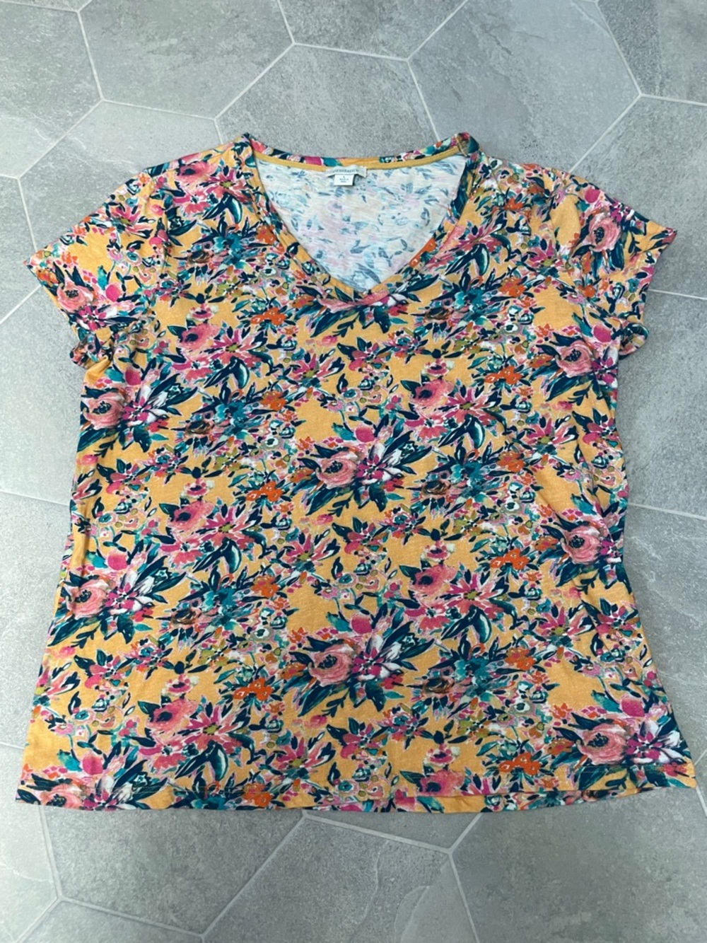 Sundance Garden Blossoms Cotton Tee – Women’s Large – Floral V-Neck Top